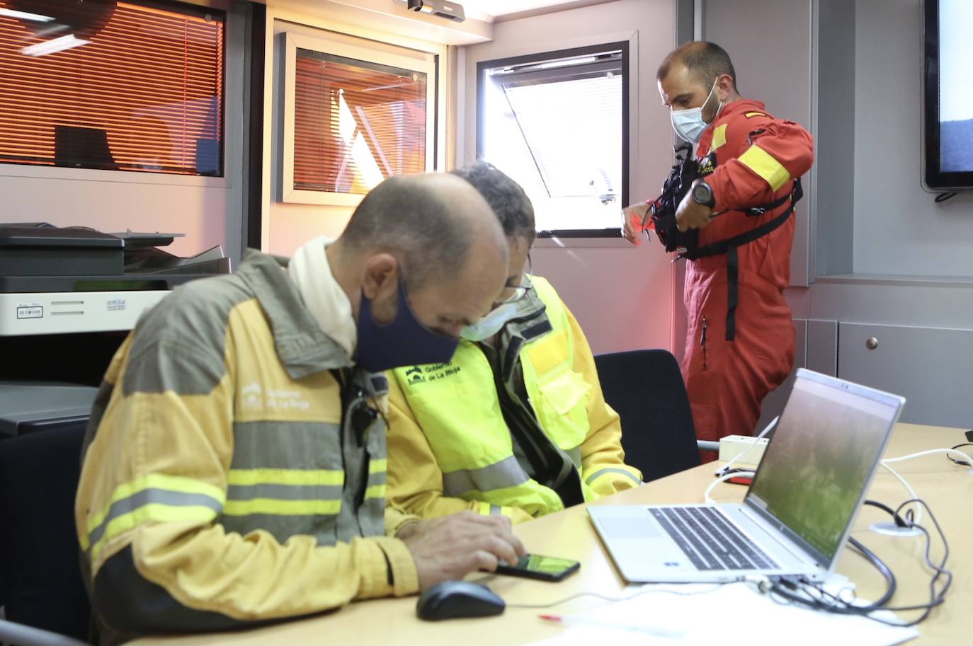 Fotos: La lucha contra el fuego, también el lunes