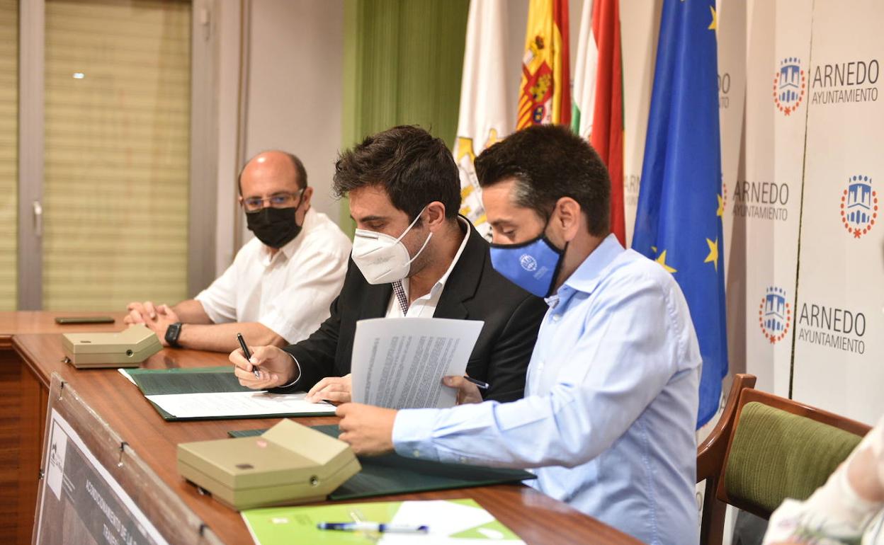 Firmada la financiación para acondicionar la carretera del polígono El Raposal