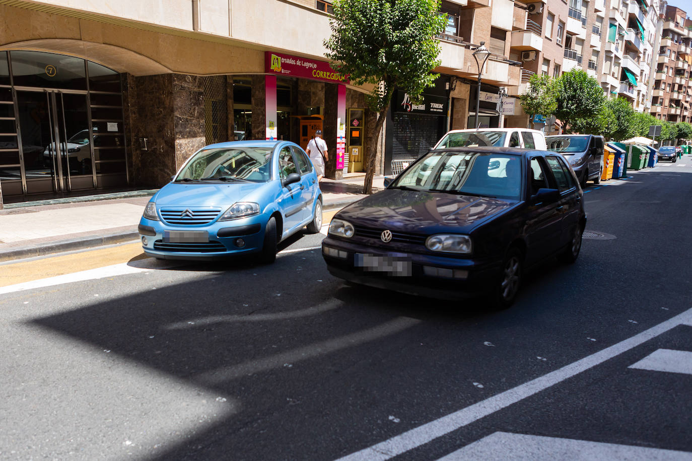 Fotos: Coches, peatones y bicicletas, entre los colores en la calzada de Duquesa de la Victoria