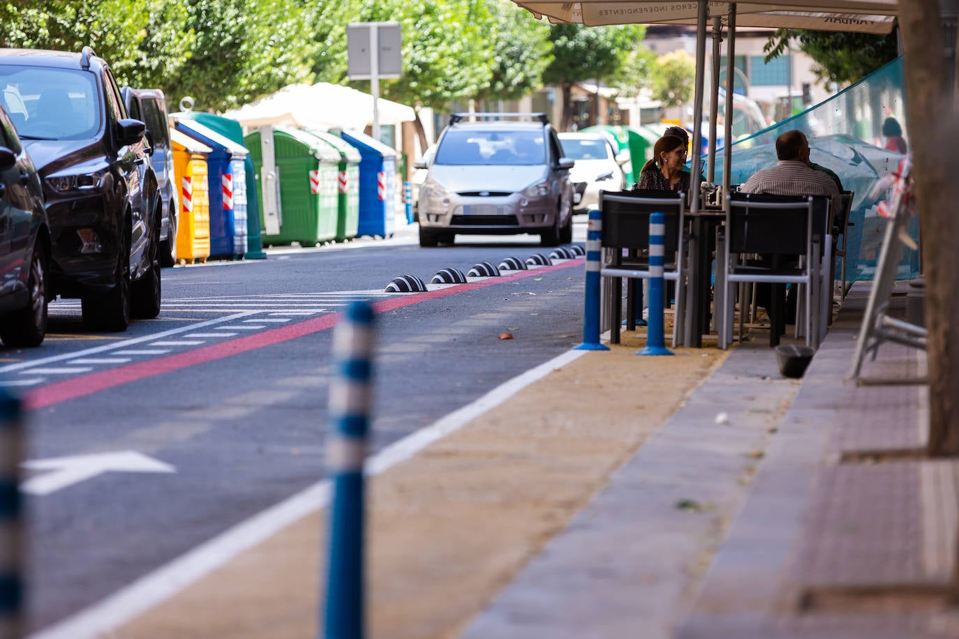 Fotos: Coches, peatones y bicicletas, entre los colores en la calzada de Duquesa de la Victoria