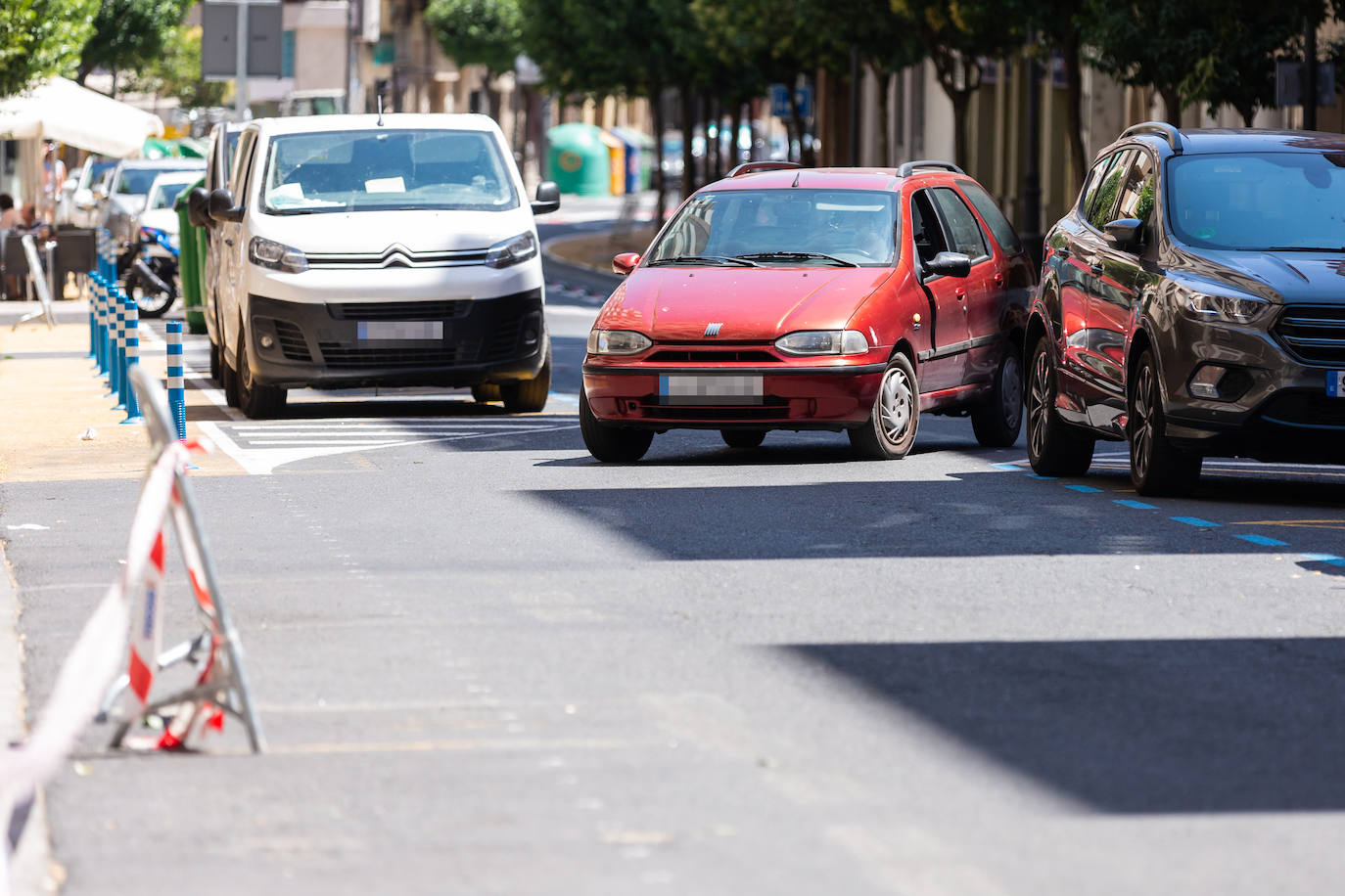 Fotos: Coches, peatones y bicicletas, entre los colores en la calzada de Duquesa de la Victoria