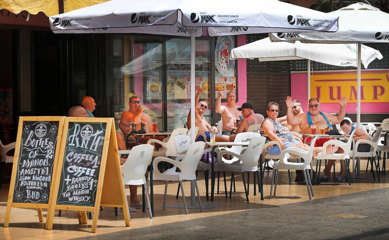 Turistas británicos en Benidorm.