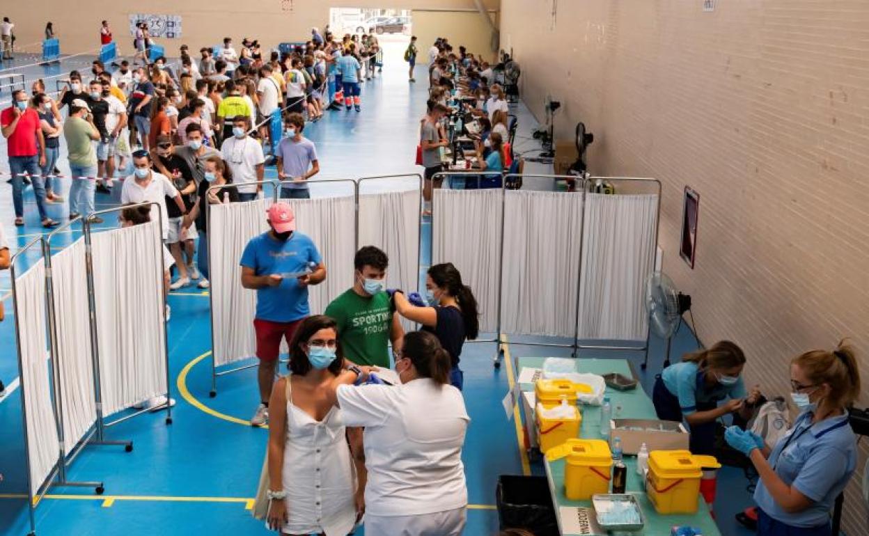 Centro de vacunación en Sevilla. 