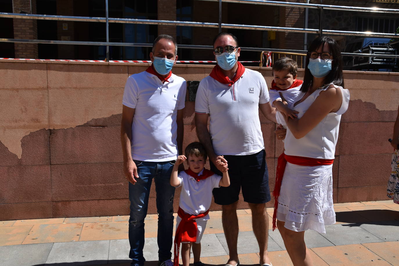 Imposición de pañuelos a los queleños nacidos en el último año.