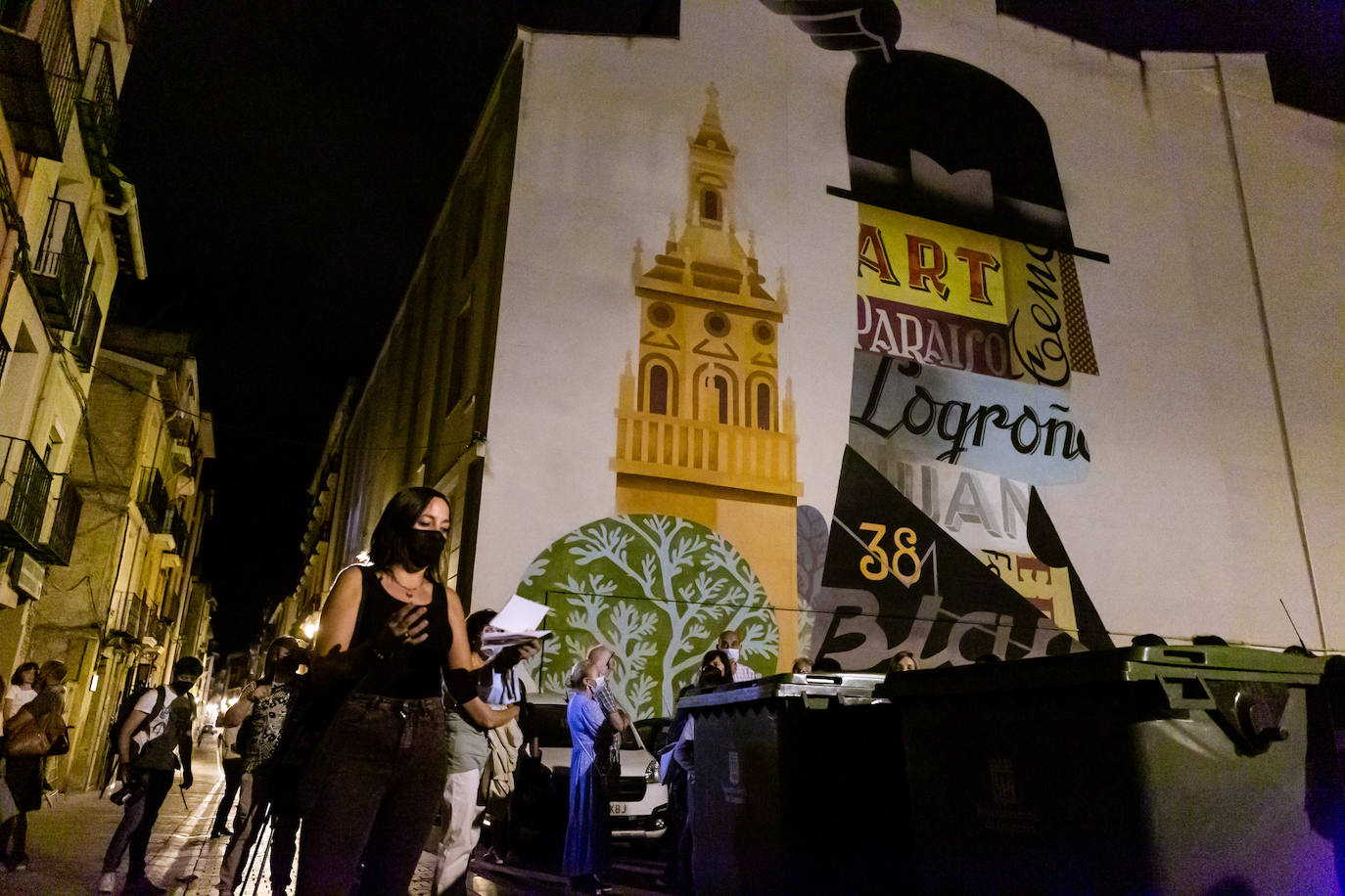 Arranca la ruta guiada de 'videomapping' en Logroño como una iniciativa pionera que ayer reunió a 200 personas. 