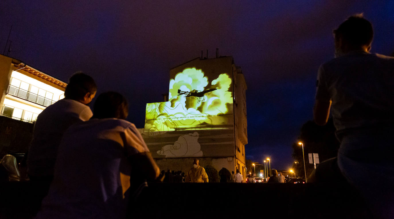 Arranca la ruta guiada de 'videomapping' en Logroño como una iniciativa pionera que ayer reunió a 200 personas. 