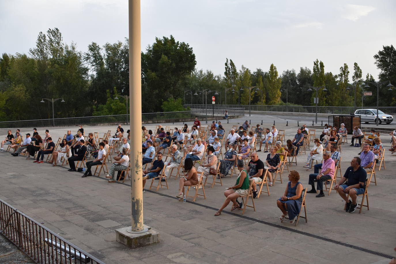 Fotos: Sonidos y color en las calles de Calahorra