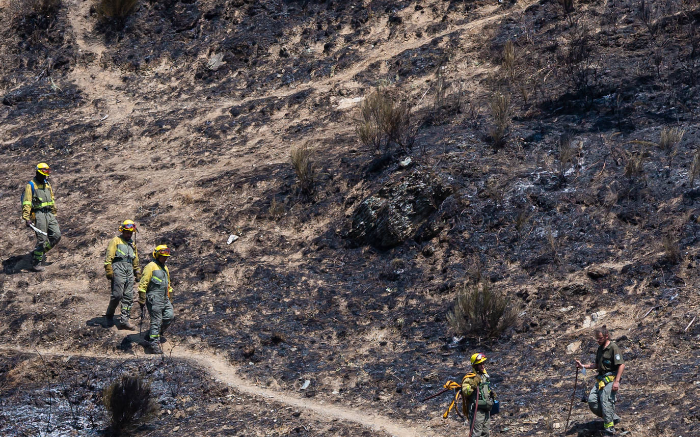 El incendio que se originó el sábado en Ezcaray ha sido declarado extinguido, aunque se mantiene la vigilancia para evitar que se reavive