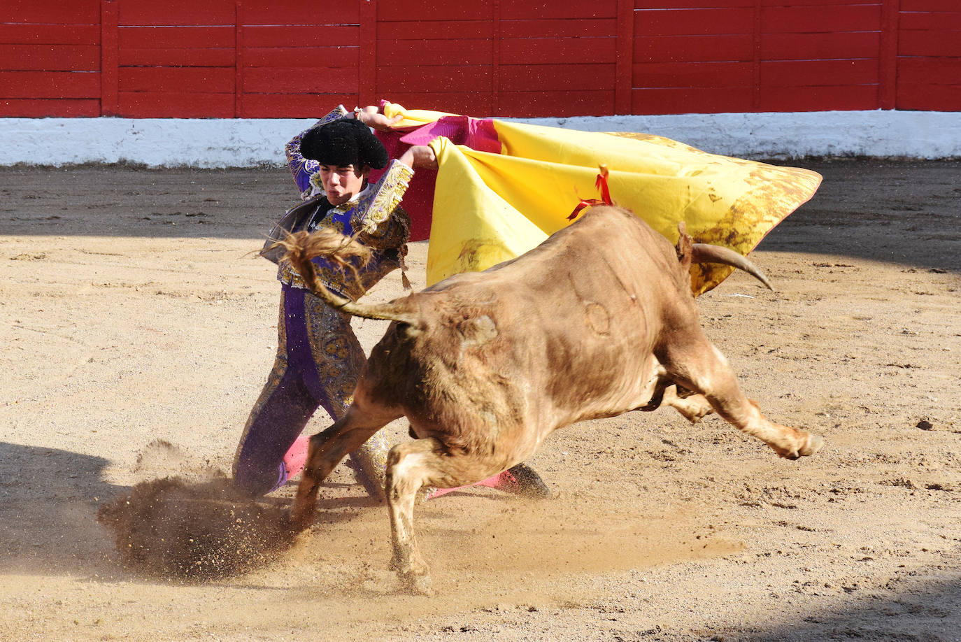 Cid de María cortó una oreja al segundo