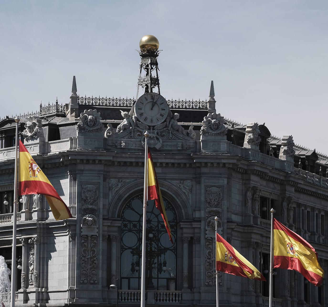 Fachada del Bano de España. 