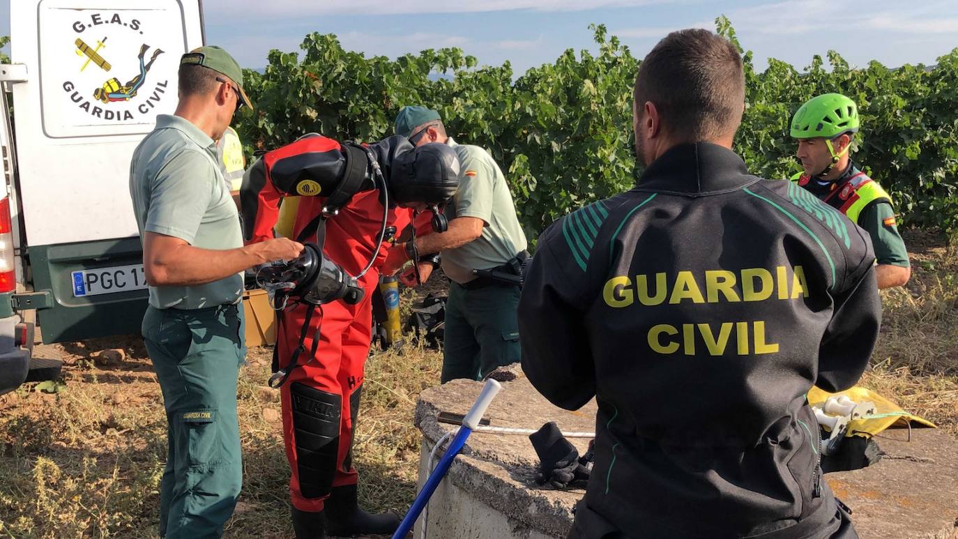 Fotos: La Guardia Civil continua con la búsqueda del desparecido en Entrena