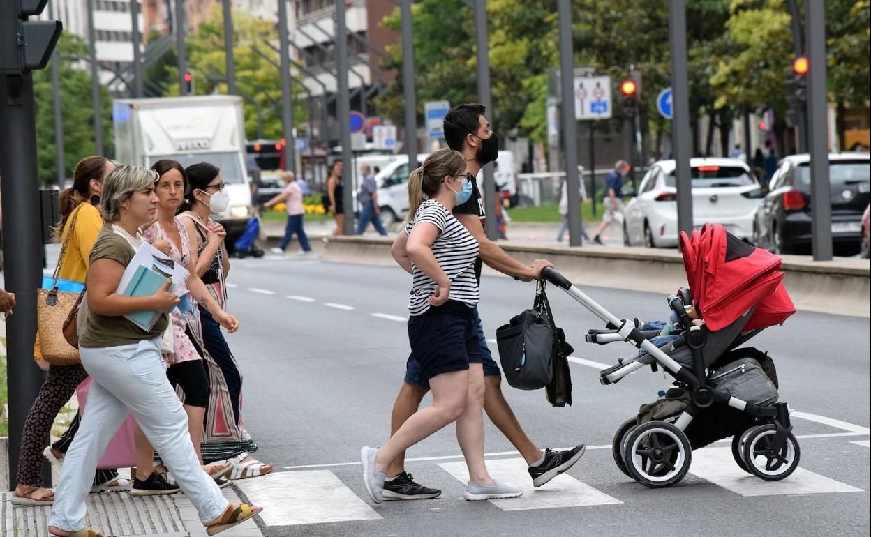 Las cifras de la pandemia se estabilizan en una jornada con un leve descenso de casos