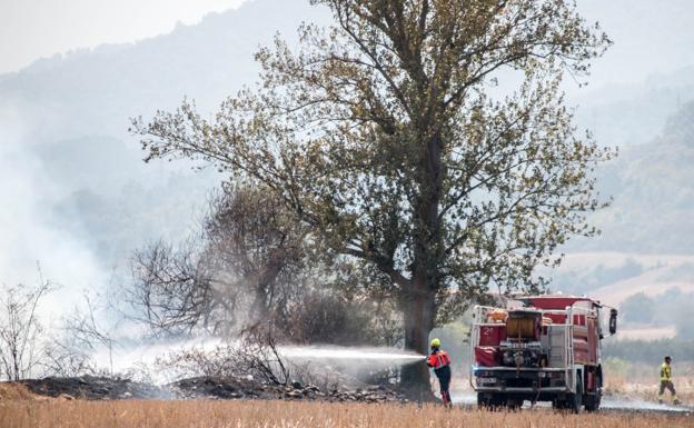 Sofocado un incendio en una finca de cereal y matorral de Santo Domingo de la Calzada