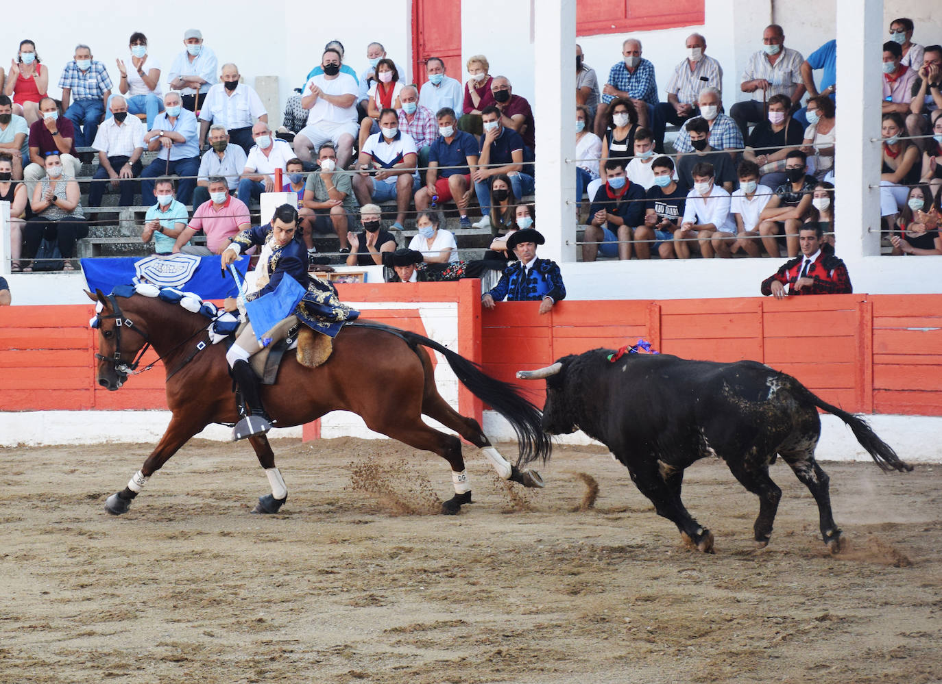 David Gomes y Pablo Donat cortan cada uno una oreja a un encierro de Pincha. 