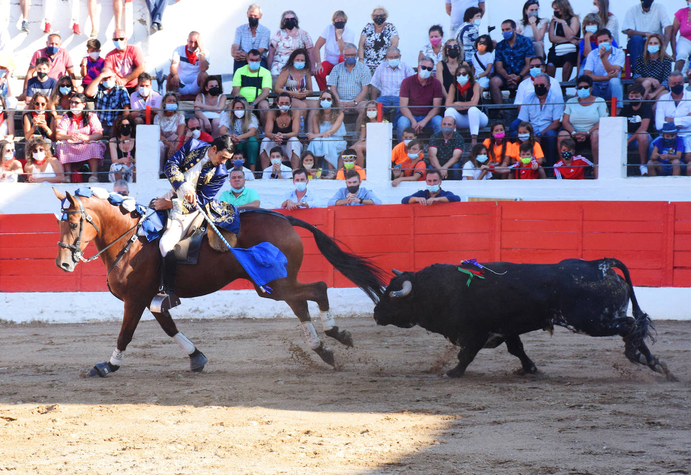 David Gomes y Pablo Donat cortan cada uno una oreja a un encierro de Pincha. 