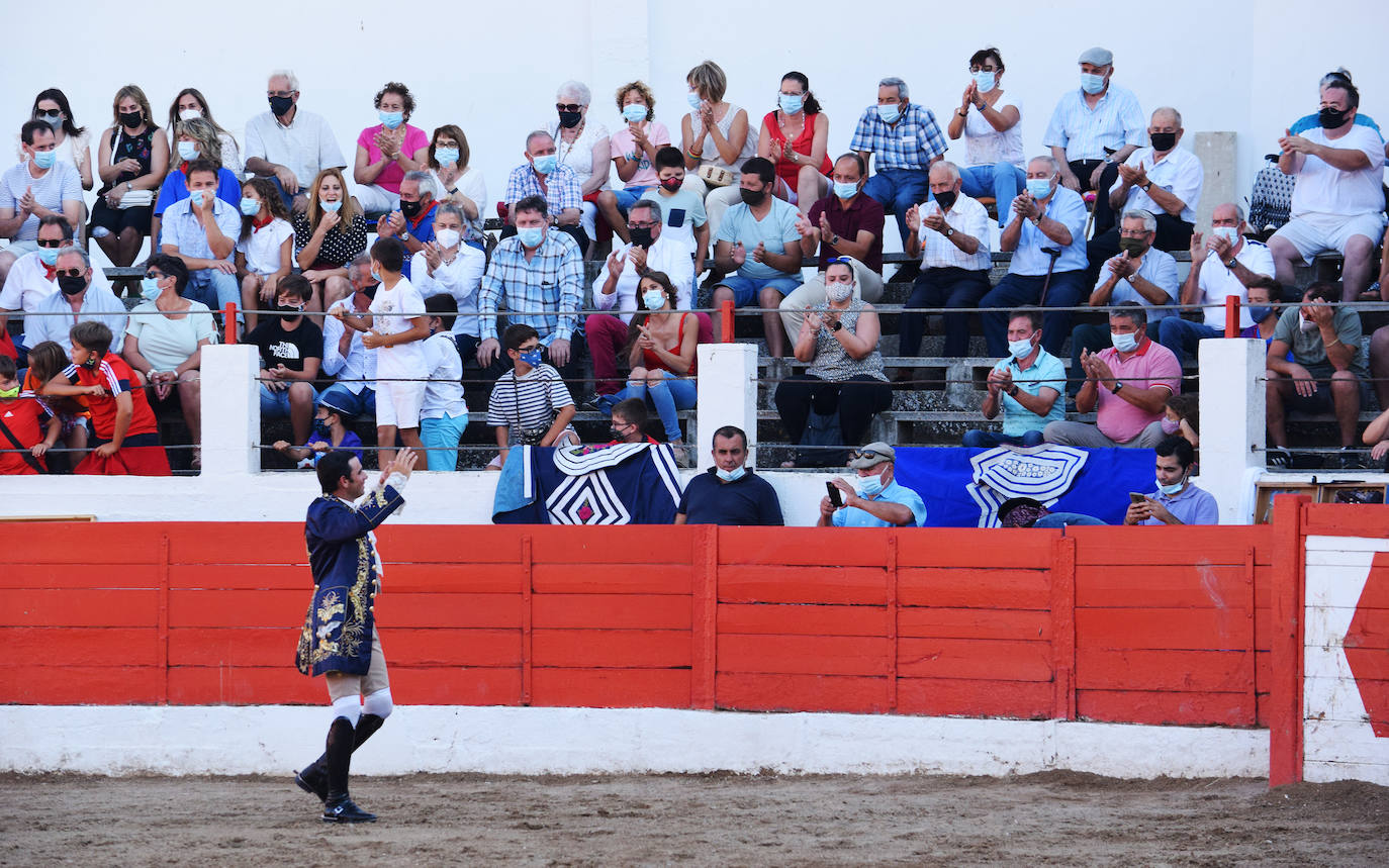 David Gomes y Pablo Donat cortan cada uno una oreja a un encierro de Pincha. 