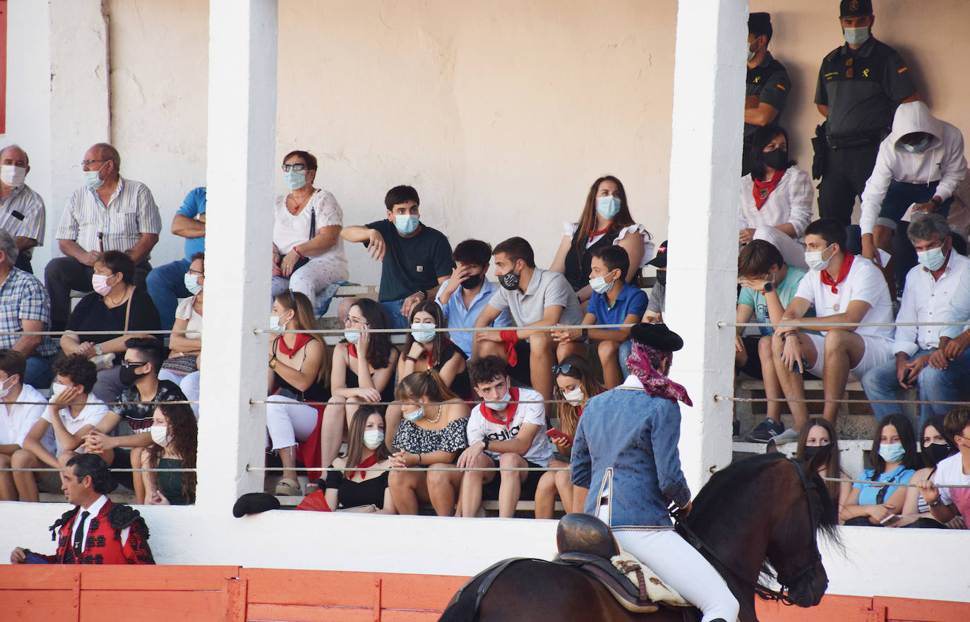 David Gomes y Pablo Donat cortan cada uno una oreja a un encierro de Pincha. 
