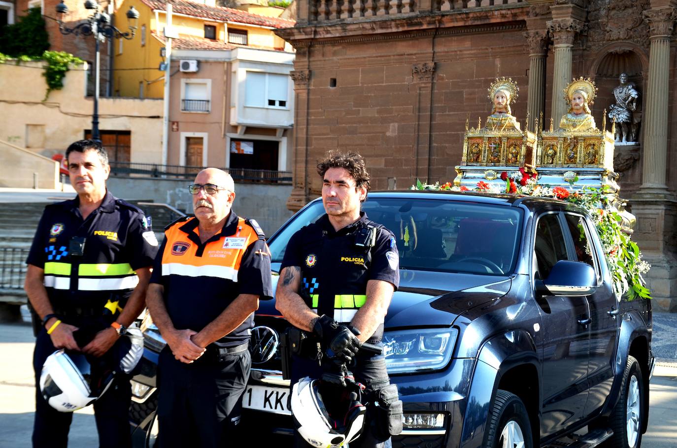 Fotos: Los Santos Mártires procesionan en coche por Calahorra