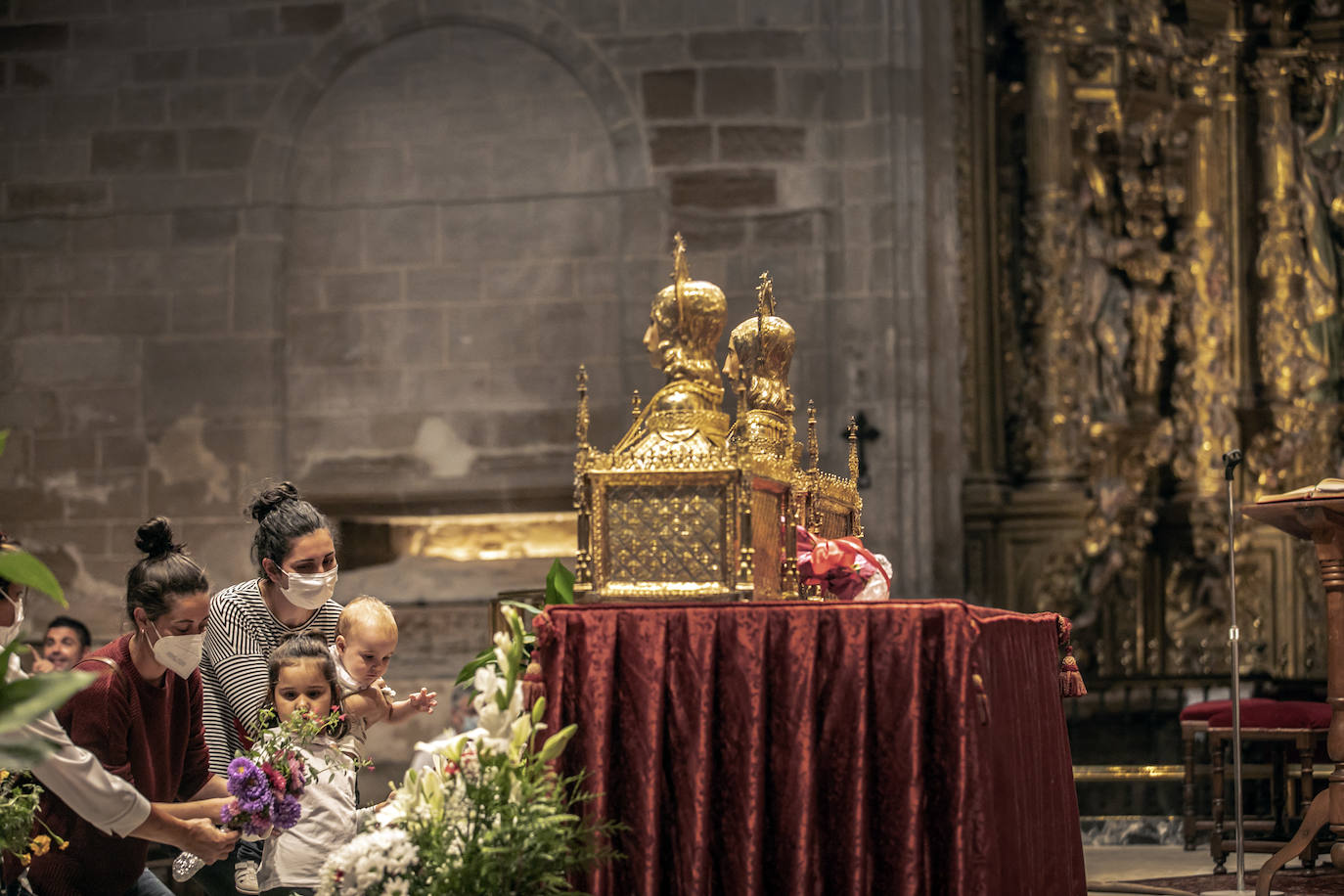 Fotos: Calahorra venera a sus patronos con emoción contenida