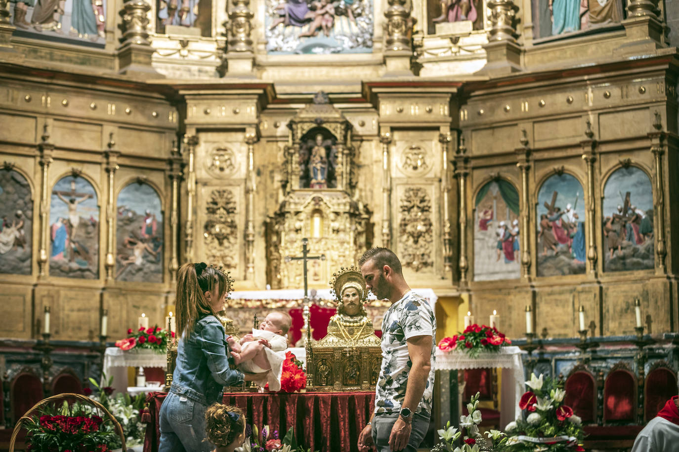 Fotos: Calahorra venera a sus patronos con emoción contenida