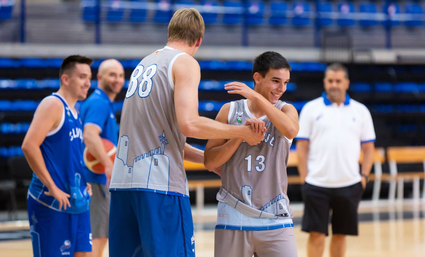 Fotos: El Clavijo empieza a preparar la temporada, su primer entrenamiento