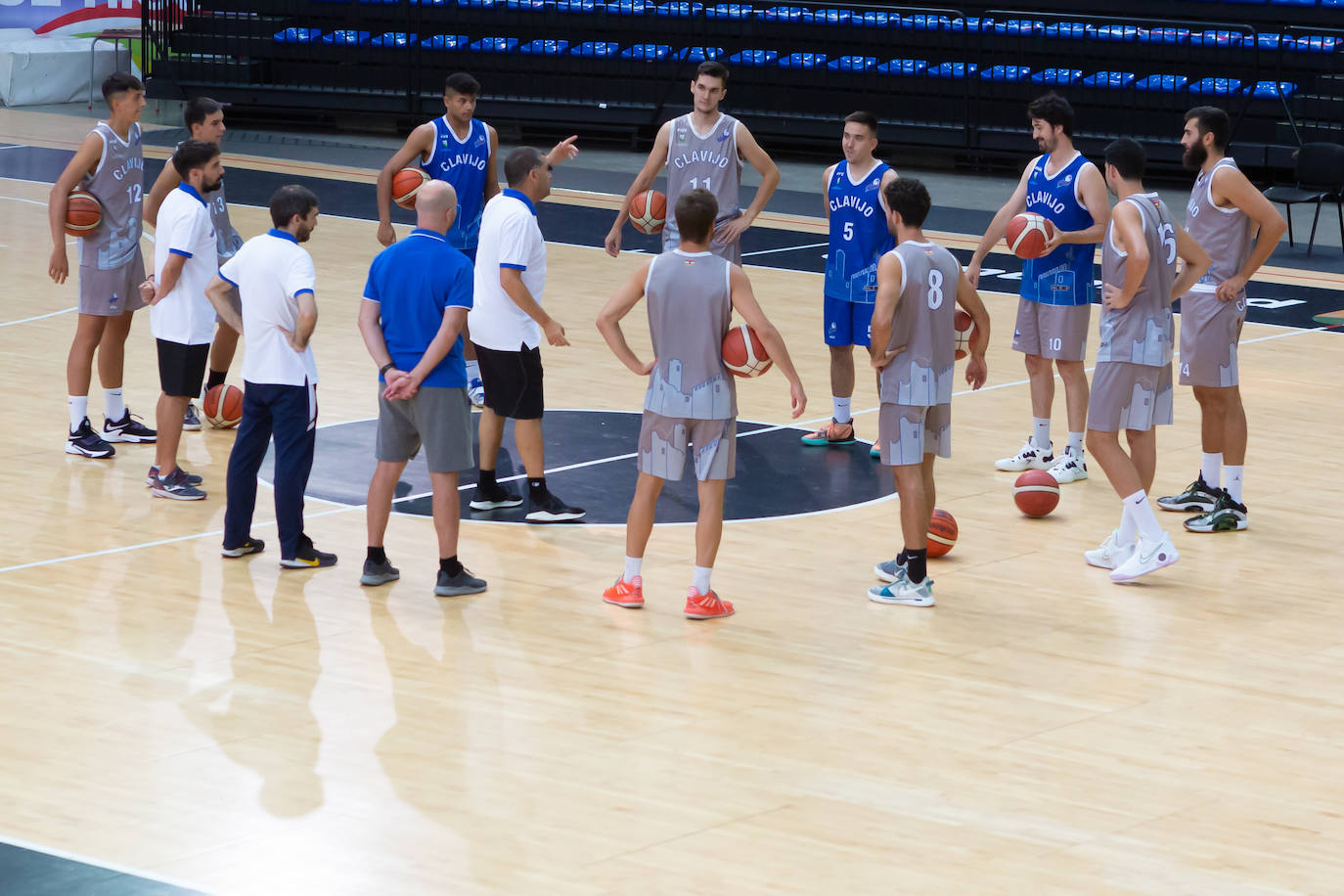 Fotos: El Clavijo empieza a preparar la temporada, su primer entrenamiento