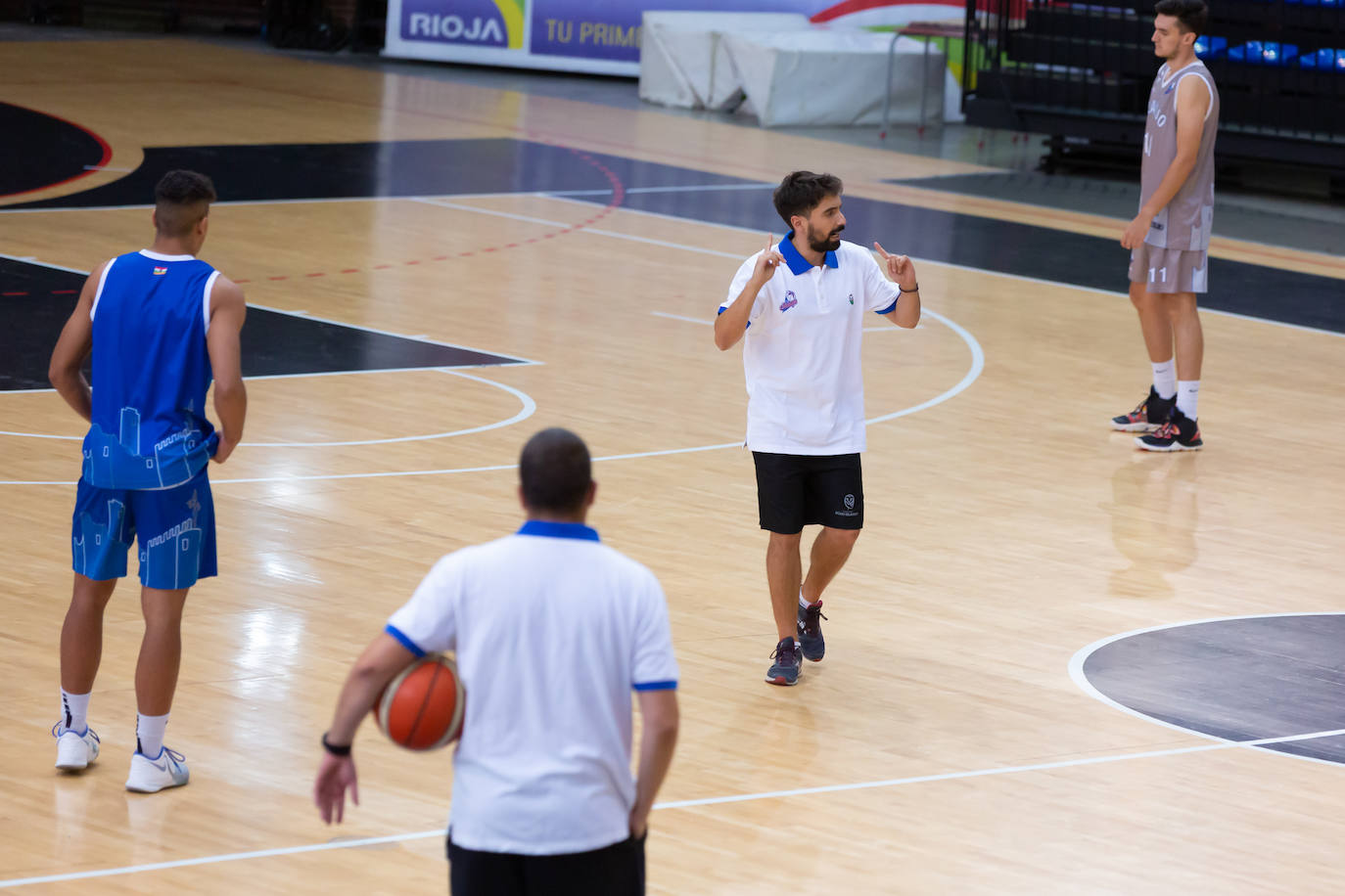 Fotos: El Clavijo empieza a preparar la temporada, su primer entrenamiento