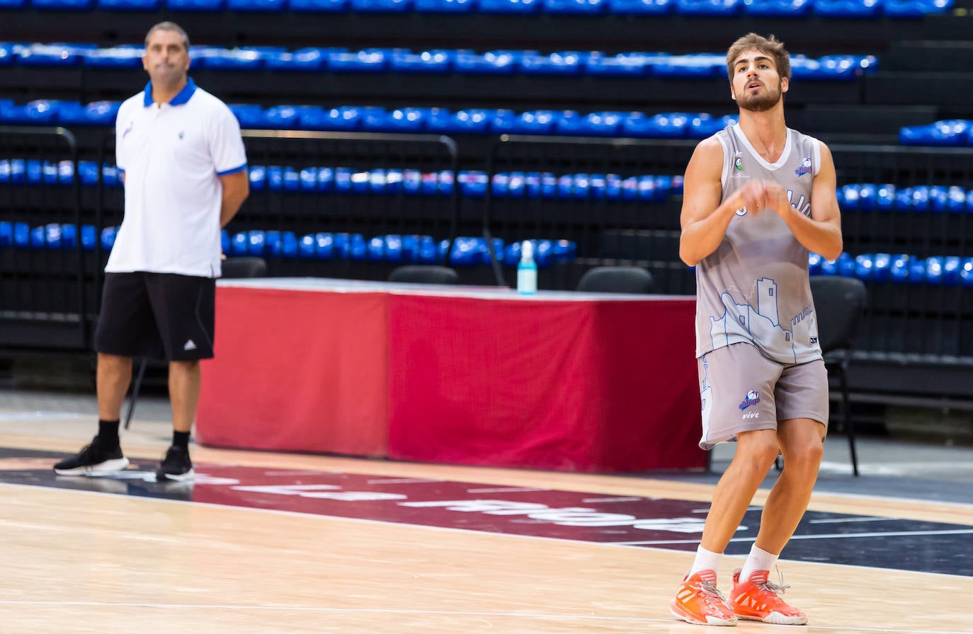 Fotos: El Clavijo empieza a preparar la temporada, su primer entrenamiento