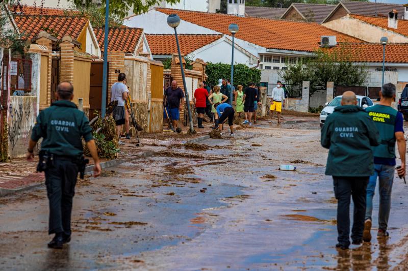 Vista general de una calle inundada en el municipio de Guadamur, Toledo