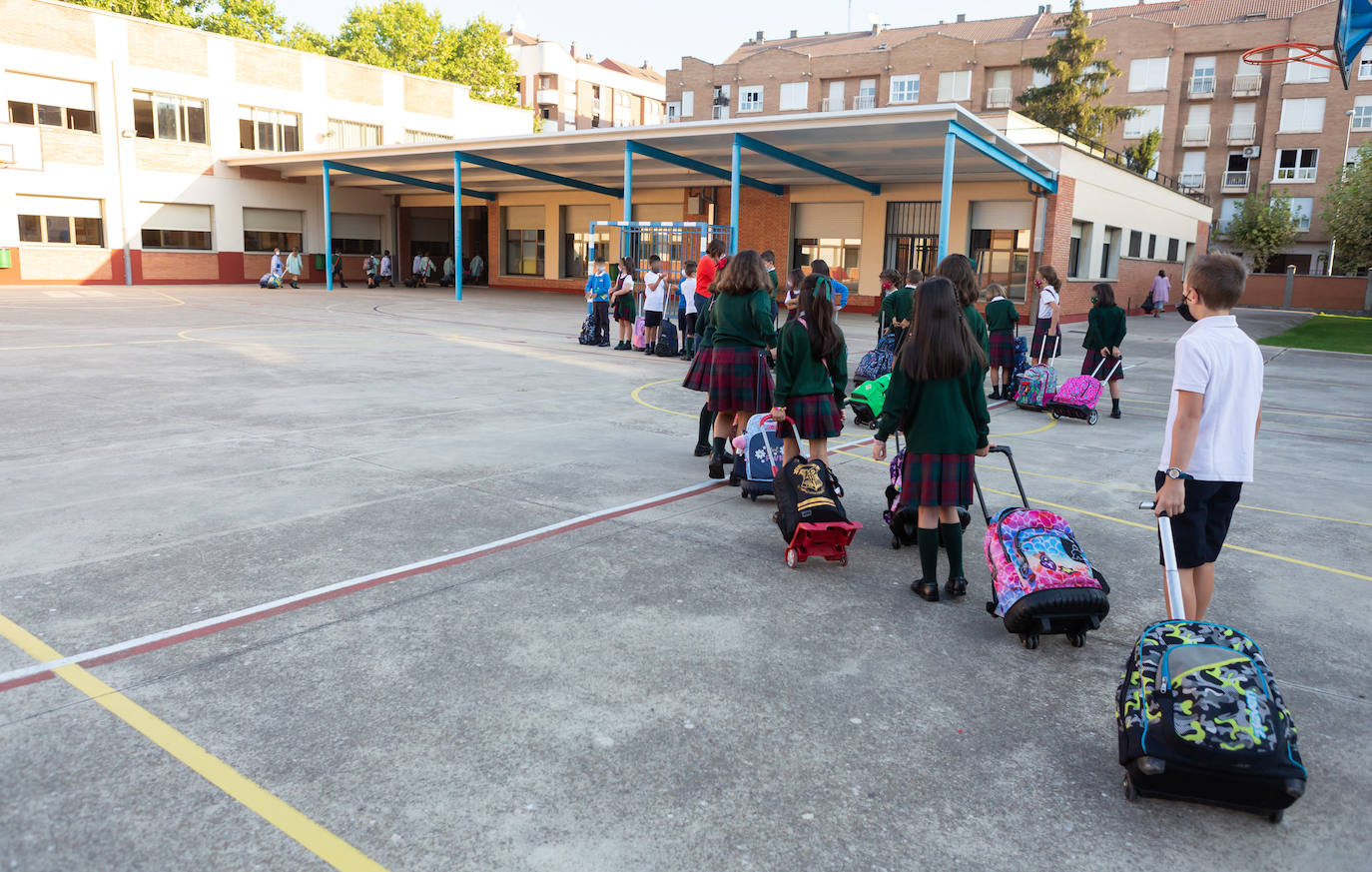 Fotos: Nervios e ilusión en la vuelta al cole en Logroño