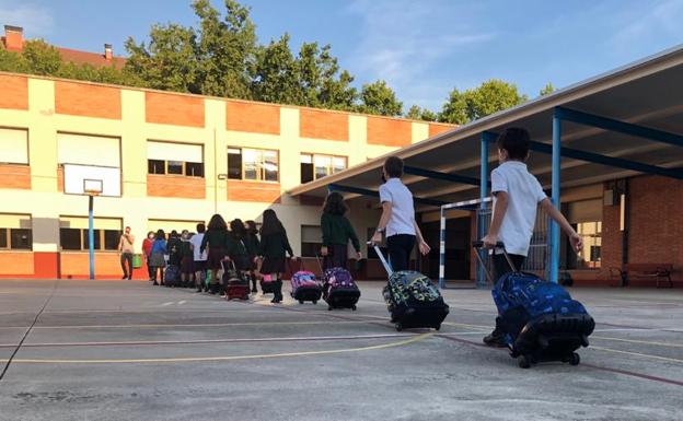 Entrada de primaria en Divino maestro