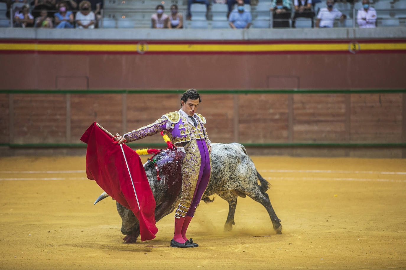 La localidad riojabajeña ha acogido una cita del Circuito Norte de novilladas