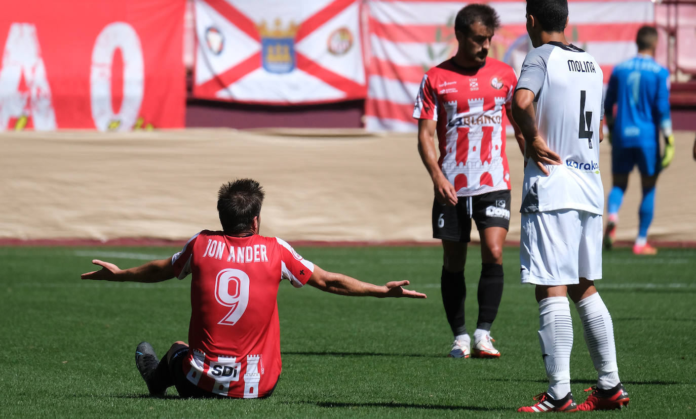 Fotos: El partido SD Logroñés-Tudelano, en imágenes