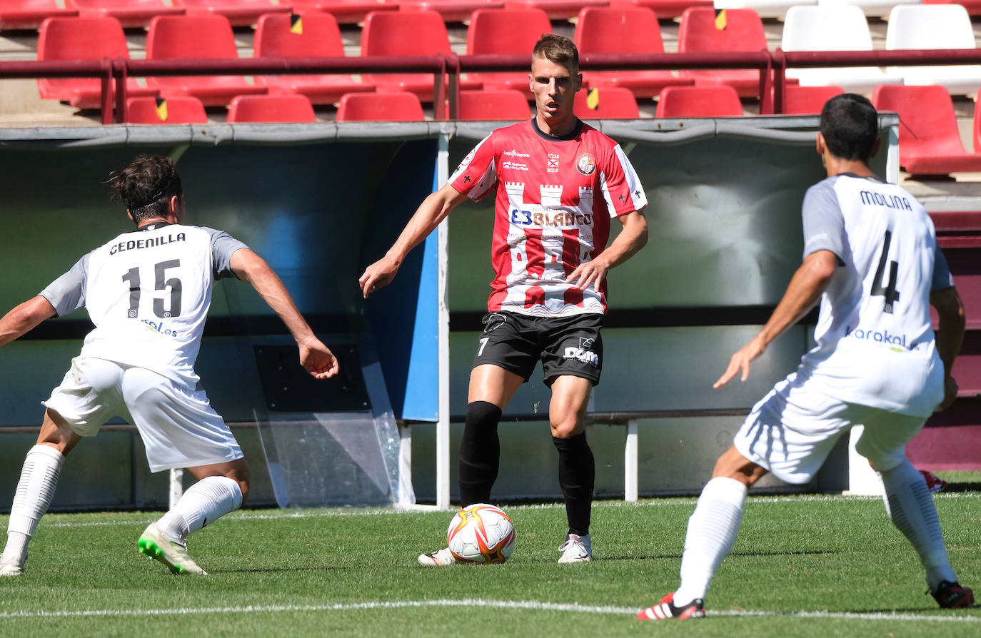 Fotos: El partido SD Logroñés-Tudelano, en imágenes