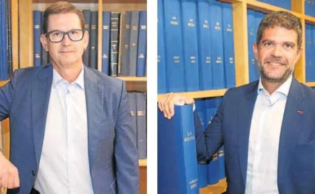 Goyo Ezama (izquierda) y Javier Doval, en la hemeroteca de Diario LA RIOJA. 