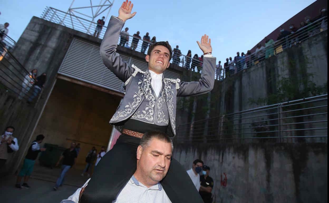 Zambombazo de Guillermo Hermoso de Mendoza, que sigue la estela de su padre