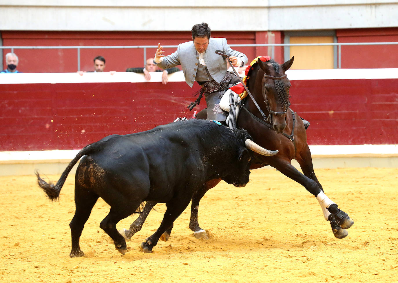 Guillermo Hermoso de Mendoza ha sido el gran triunfador de la tarde al cortar tres orejas