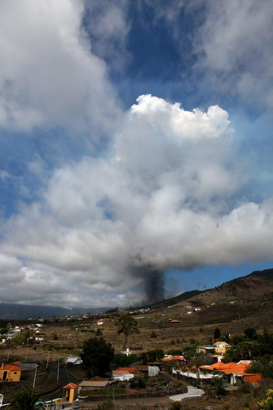 Fotos: El volcán en La Palma entra en erupción