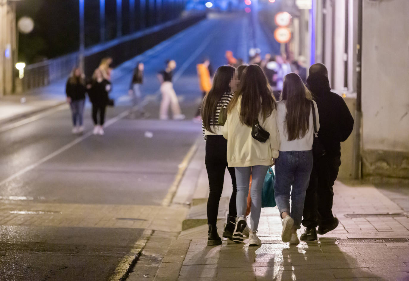 Fotos: La fiesta sigue en el parque del Ebro