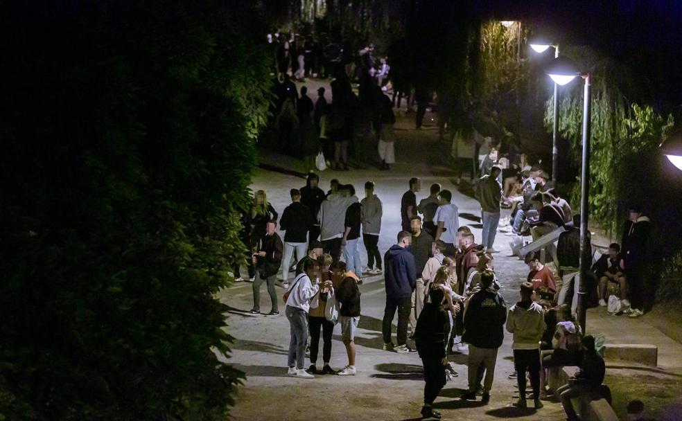 La fiesta sigue en el parque del Ebro