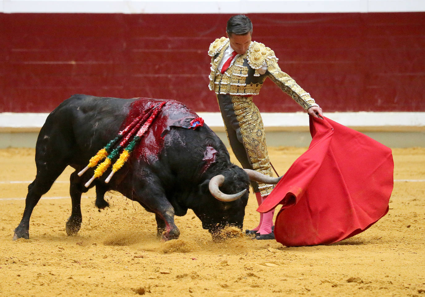 Antonio Ferrera ha cortado una oreja en el mano a mano con un Diego Urdiales que no ha tenido suerte con su lote