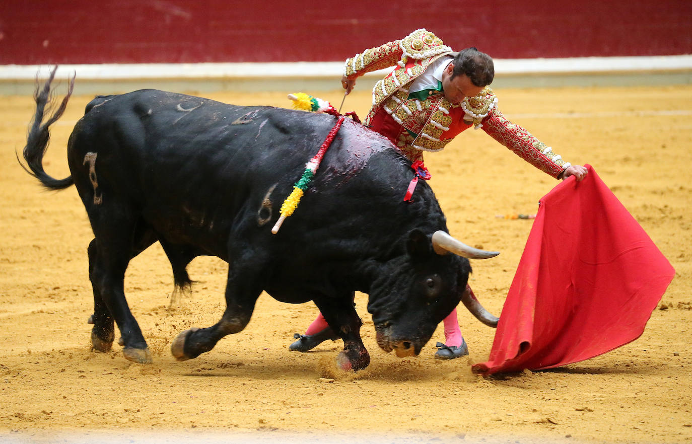Antonio Ferrera ha cortado una oreja en el mano a mano con un Diego Urdiales que no ha tenido suerte con su lote