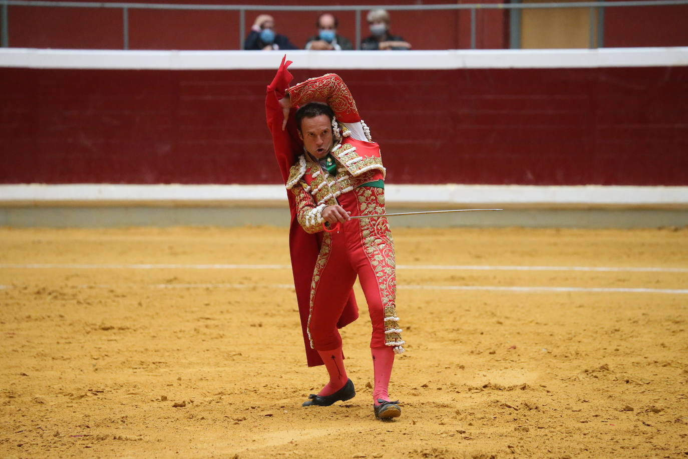 Antonio Ferrera ha cortado una oreja en el mano a mano con un Diego Urdiales que no ha tenido suerte con su lote