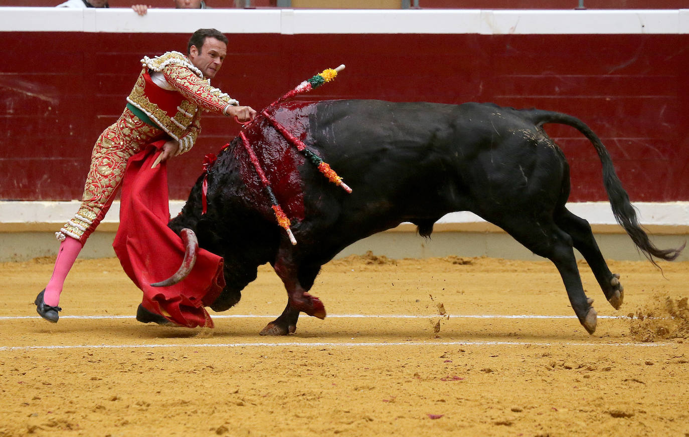 Antonio Ferrera ha cortado una oreja en el mano a mano con un Diego Urdiales que no ha tenido suerte con su lote