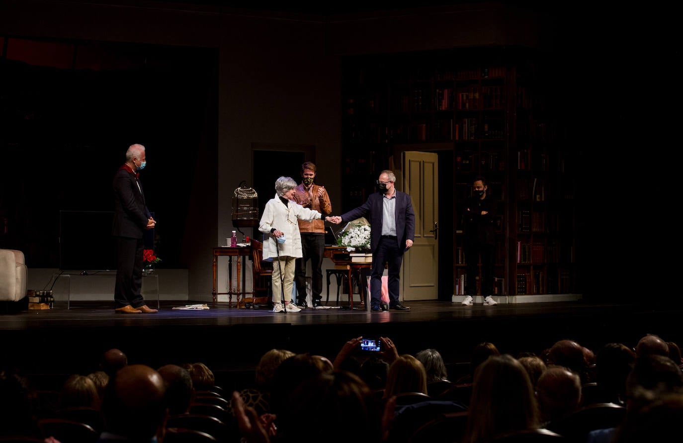 La actriz se ha despedido de las tablas con una representación en el Teatro Bretón de Logroño