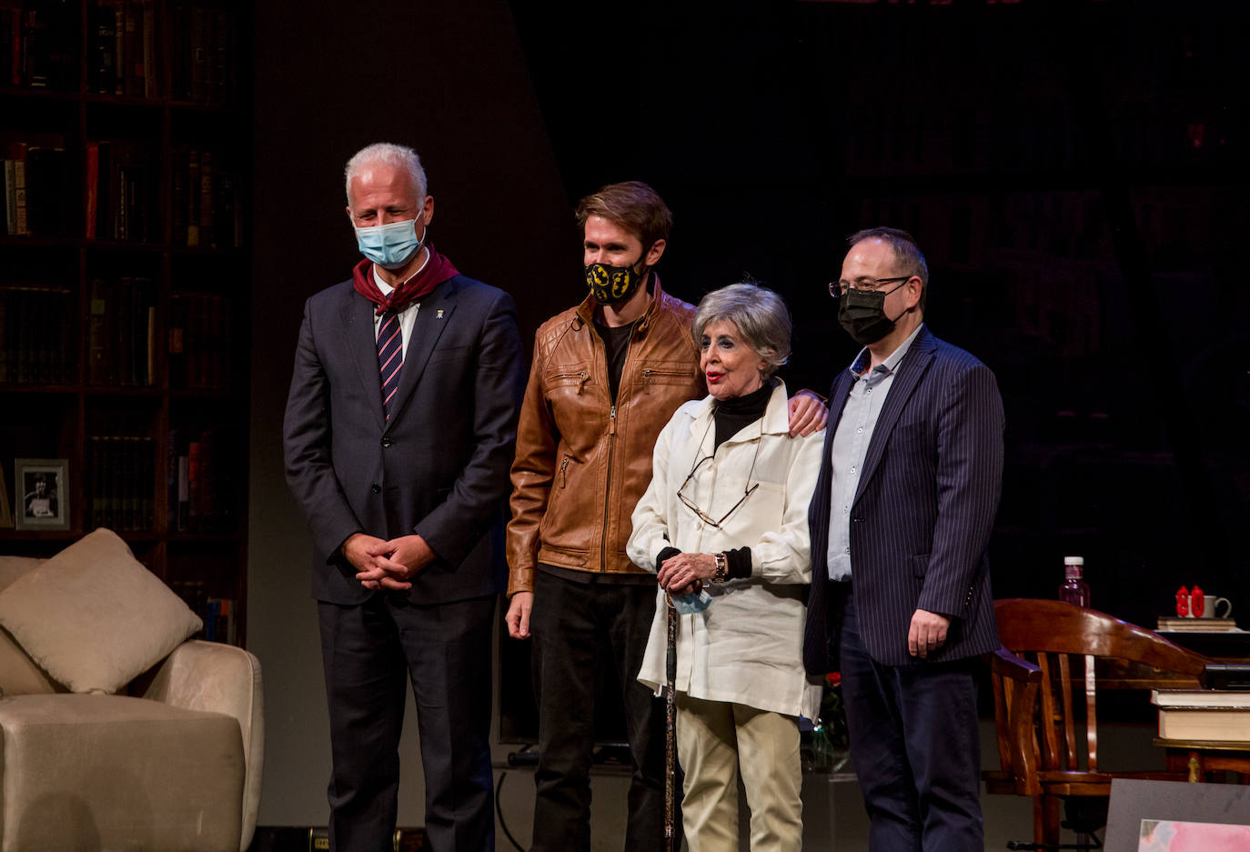 La actriz se ha despedido de las tablas con una representación en el Teatro Bretón de Logroño