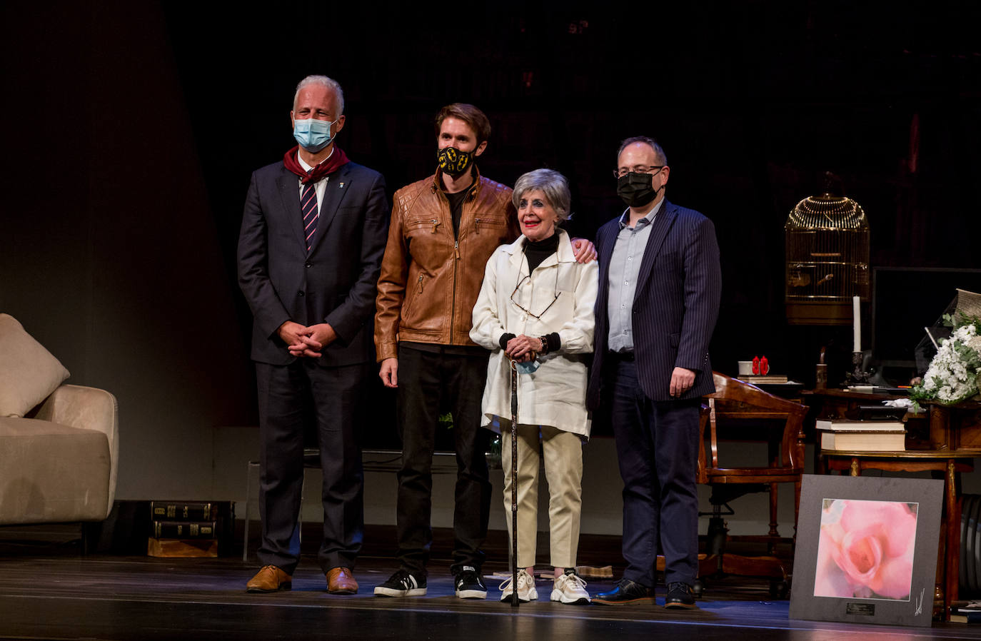 La actriz se ha despedido de las tablas con una representación en el Teatro Bretón de Logroño