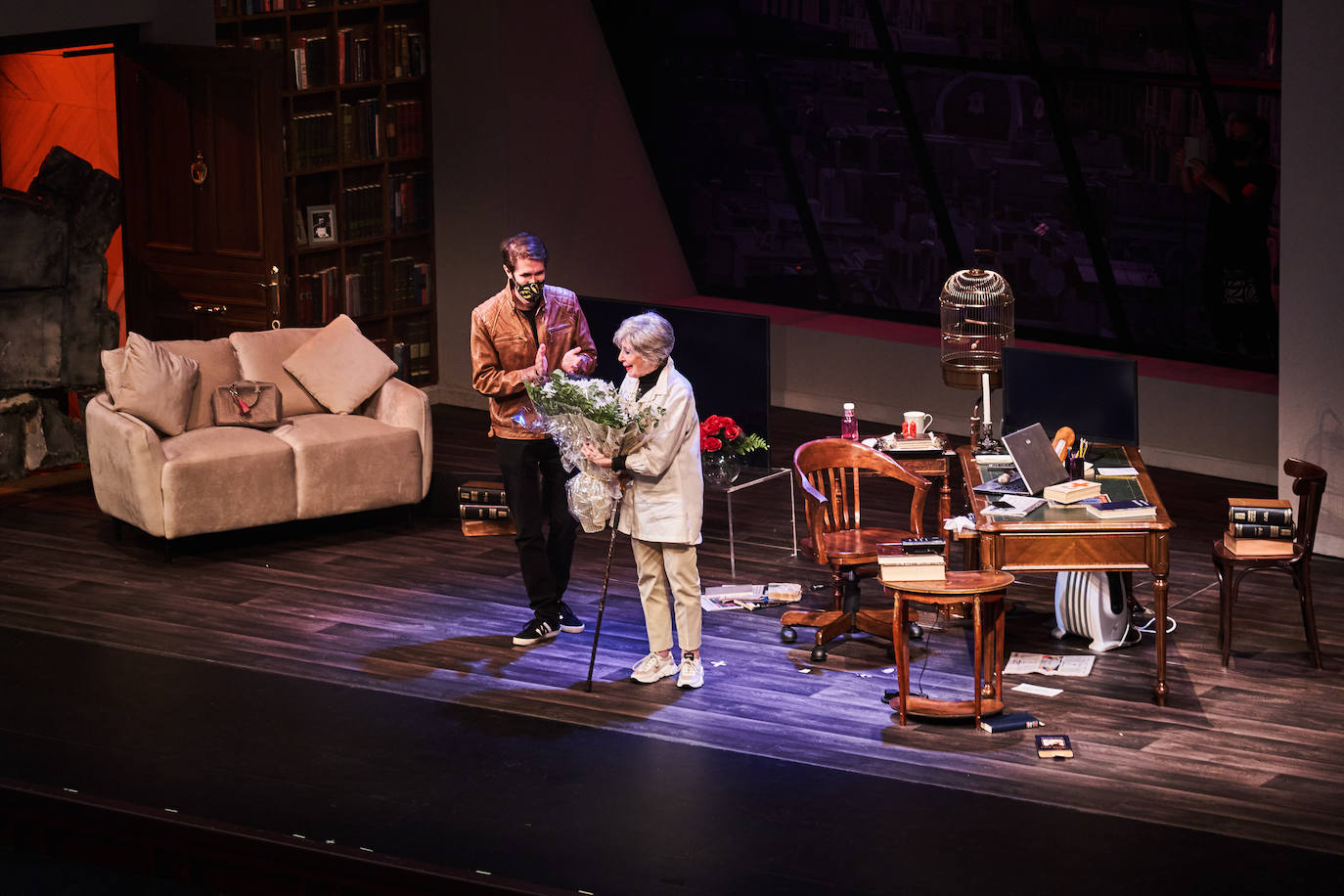 La actriz se ha despedido de las tablas con una representación en el Teatro Bretón de Logroño