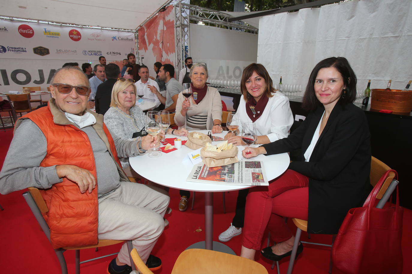 Buen ambiente de nuevo en el enclave de El Espolón en una jornada protagonizada por Delicious Gastronomía y los vinos de Marqués de Riscal