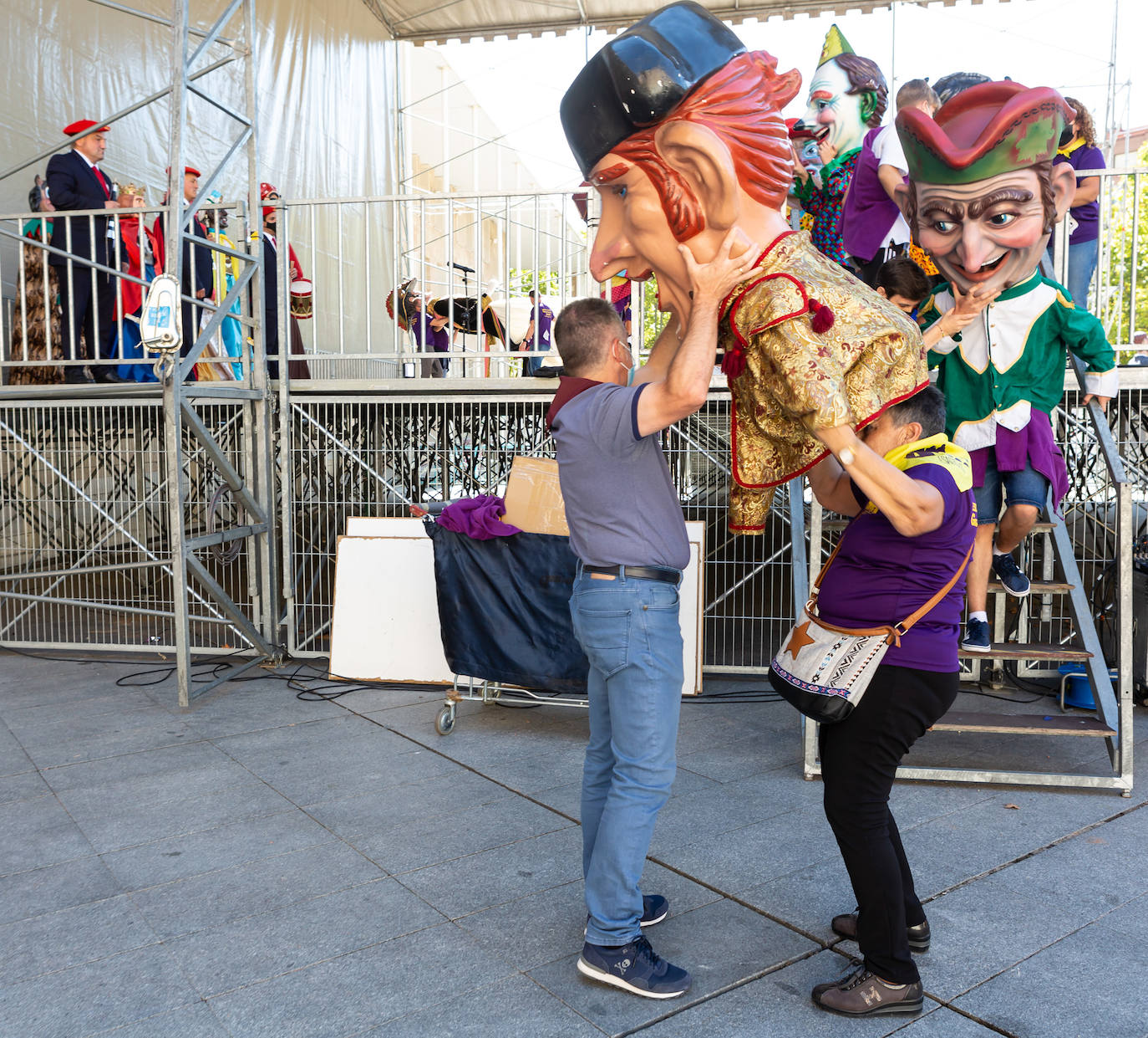 Fotos: Los Gigantes y cabezudos reaparecen en Logroño